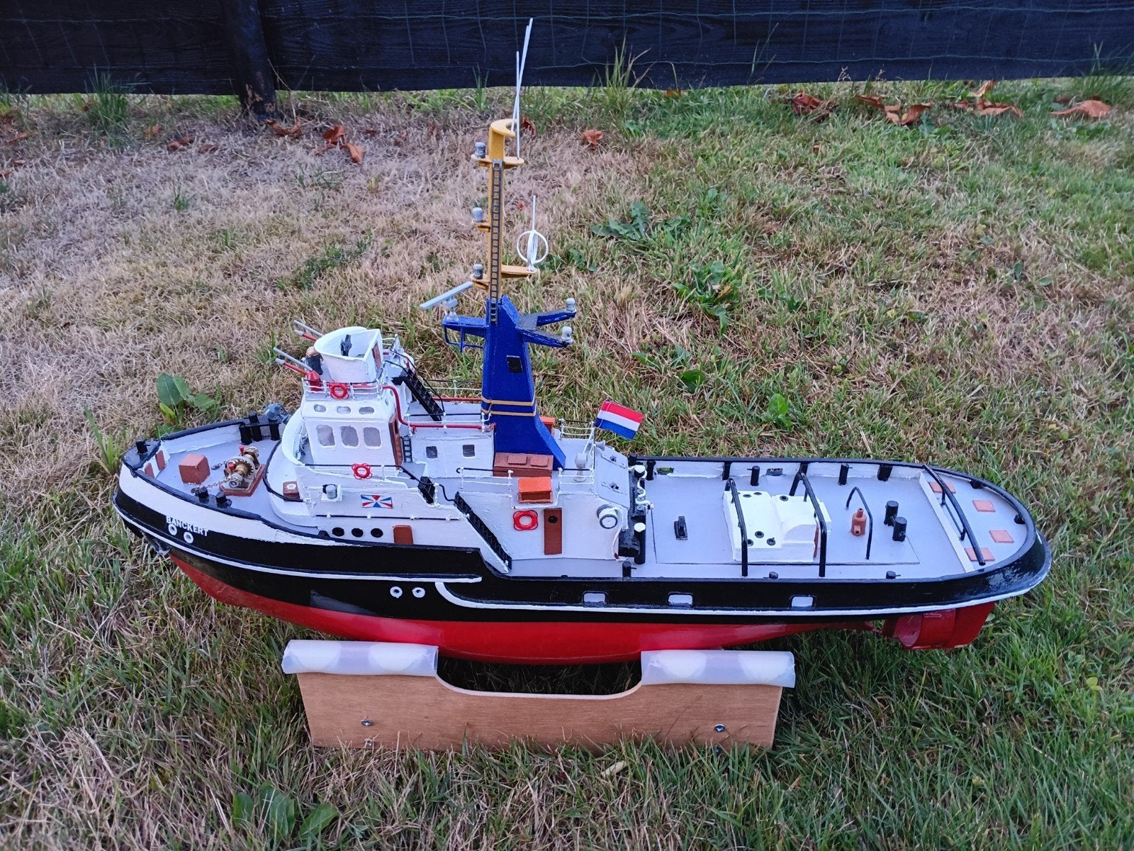 Prachtig Banckert sleepboot, werkend verlichtingen, rc varen, Ophalen, Zo goed als nieuw