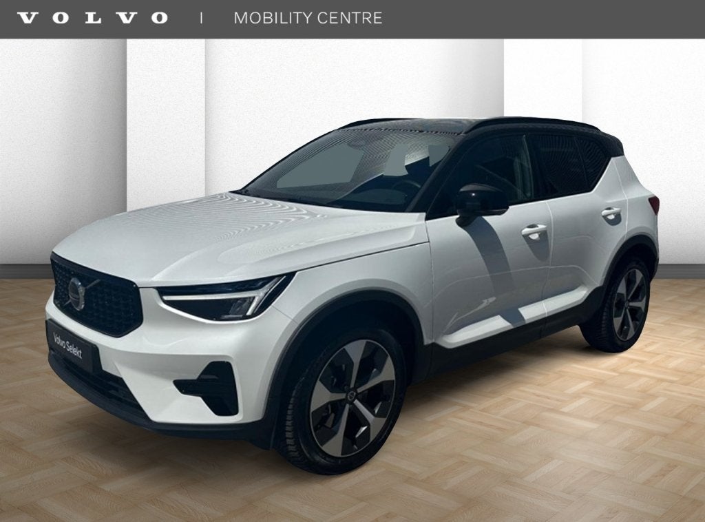 Volvo XC40 B4 Plus Dark | Trekhaak | Harman Kardon Audio, Auto's, Gebruikt, Euro 6, 4 cilinders, Wit