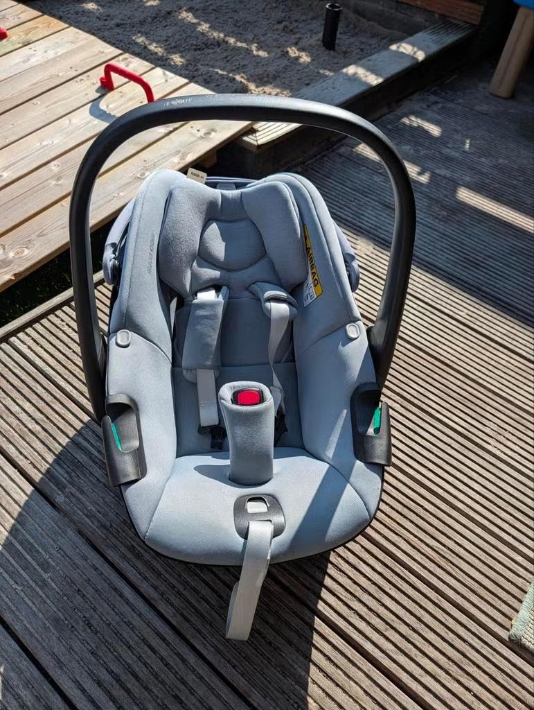 Maxi-Cosi Pebble 360 i-Size autostoel – Essential Grey, Kinderen en Baby's, Autostoeltjes, Ophalen, Verstelbare rugleuning, Gebruikt