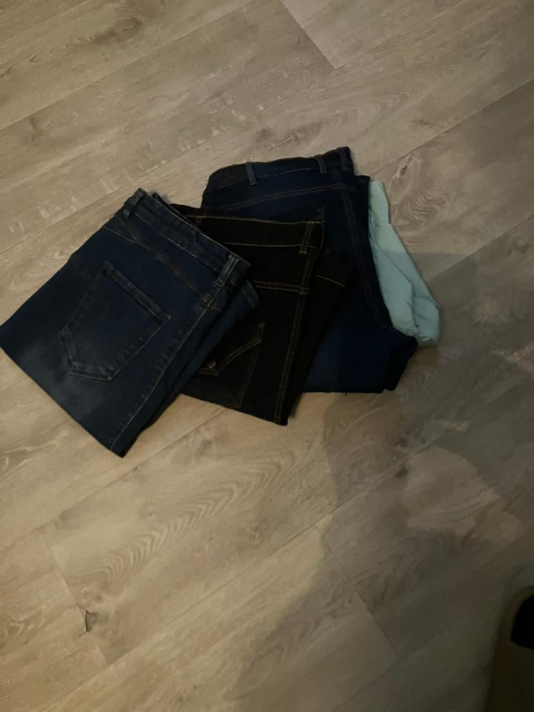 Te koop dames spijkerbroeken, Ophalen of Verzenden, Zo goed als nieuw, Maat 42/44 (L)