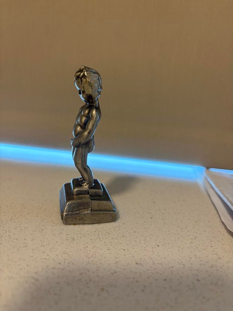 Manneken Pis beeldje - Souvenir Brussel, Verzamelen, Beelden en Beeldjes, Ophalen of Verzenden, Gebruikt, Mens