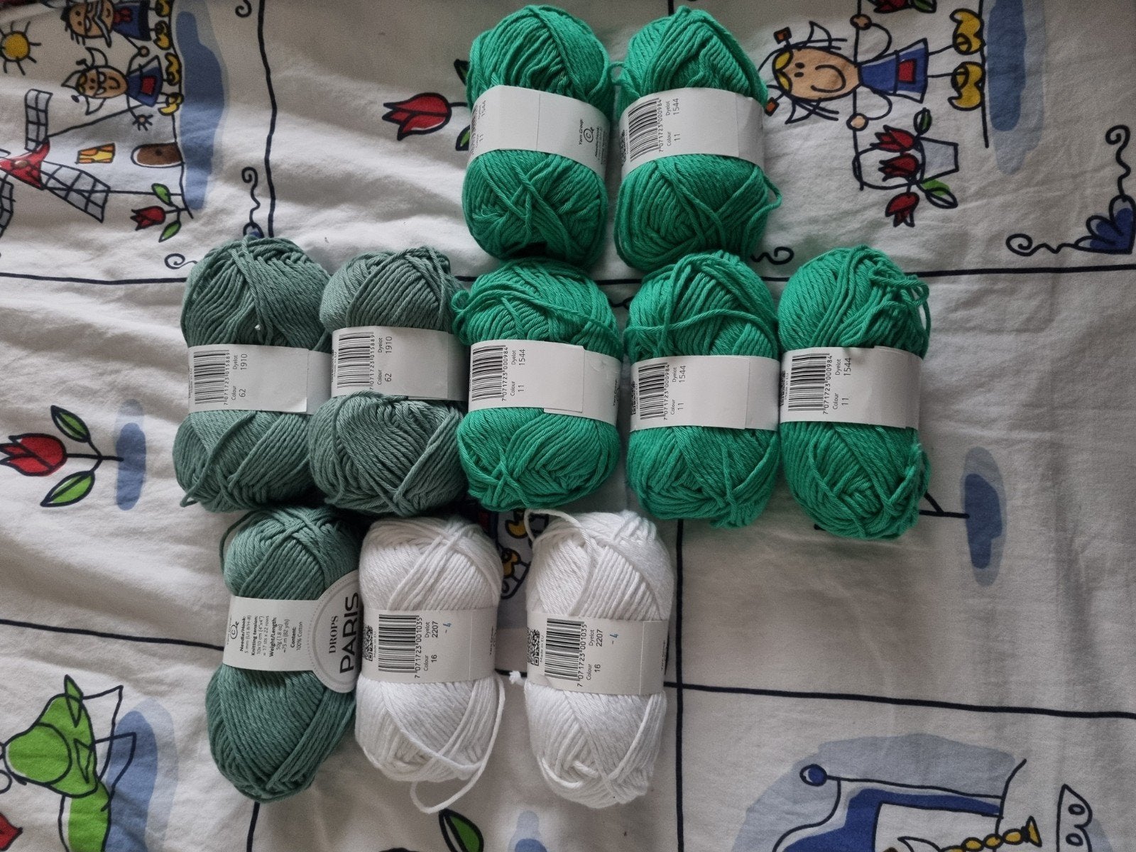 Diverse bollen katoengaren (groen, wit) - Drops Paris, Ophalen of Verzenden, Nieuw