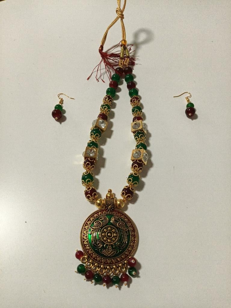Indiase ketting met oorbellen - Groen en Rood, Sieraden, Tassen en Uiterlijk, Kettingen, Nieuw, Overige materialen, Groen, Met hanger