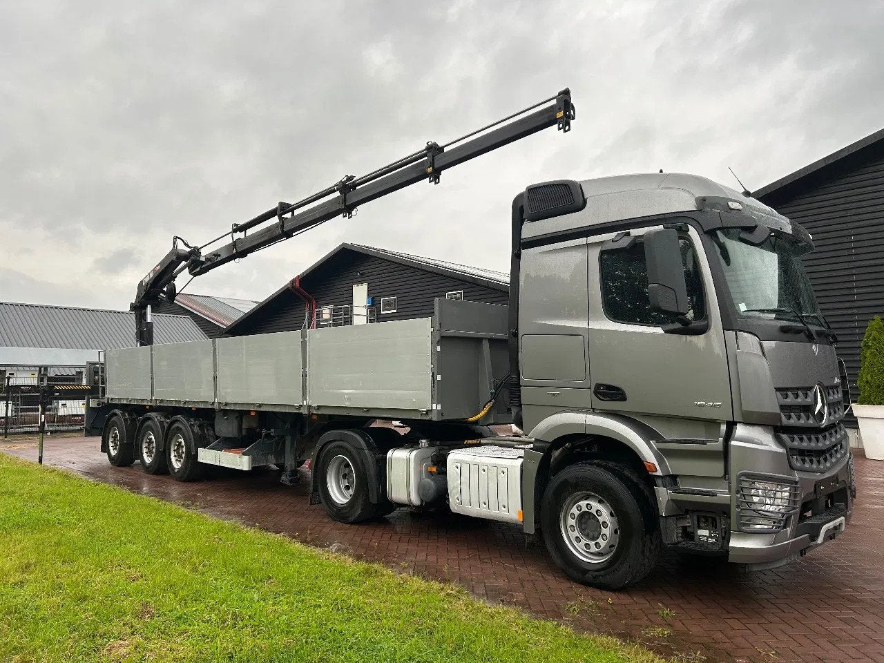 Mercedes-Benz Arocs GT oplegger met Hiab kraan (bj 2014), Automaat, Achterwielaandrijving, Euro 6, Mercedes-Benz