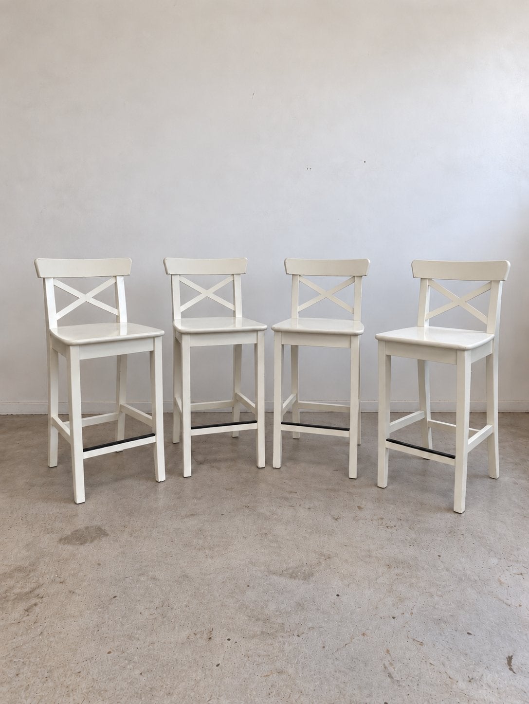 4 IKEA barkrukken wit – landelijke stijl, Ophalen, Zo goed als nieuw