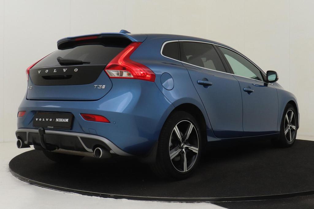 Volvo V40 T3 AUT. POLAR+ SPORT -PANO.DAK|HARMAN/KARDON|POWER, 12 maanden, Euro 6, 4 cilinders, Blauw