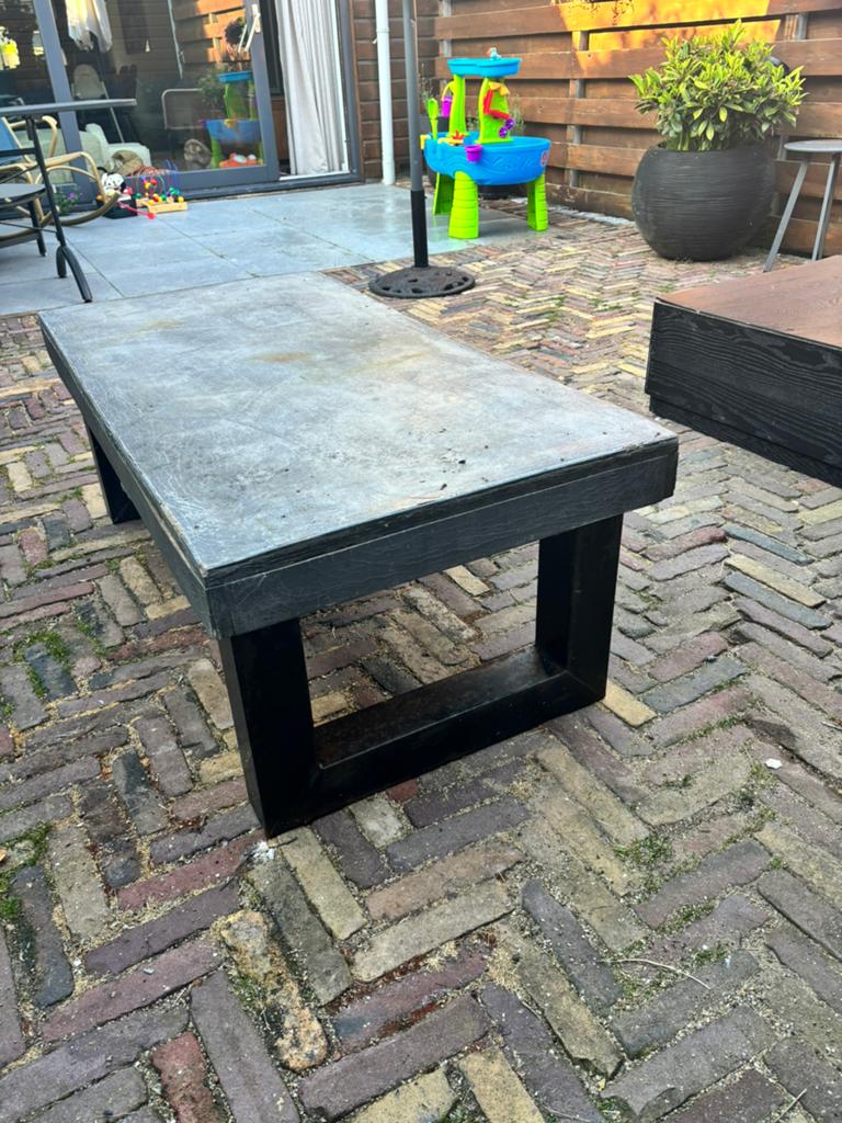 GRATIS - Betonlook salontafel met ijzeren poten, Ophalen, Gebruikt, Rechthoekig, Metaal