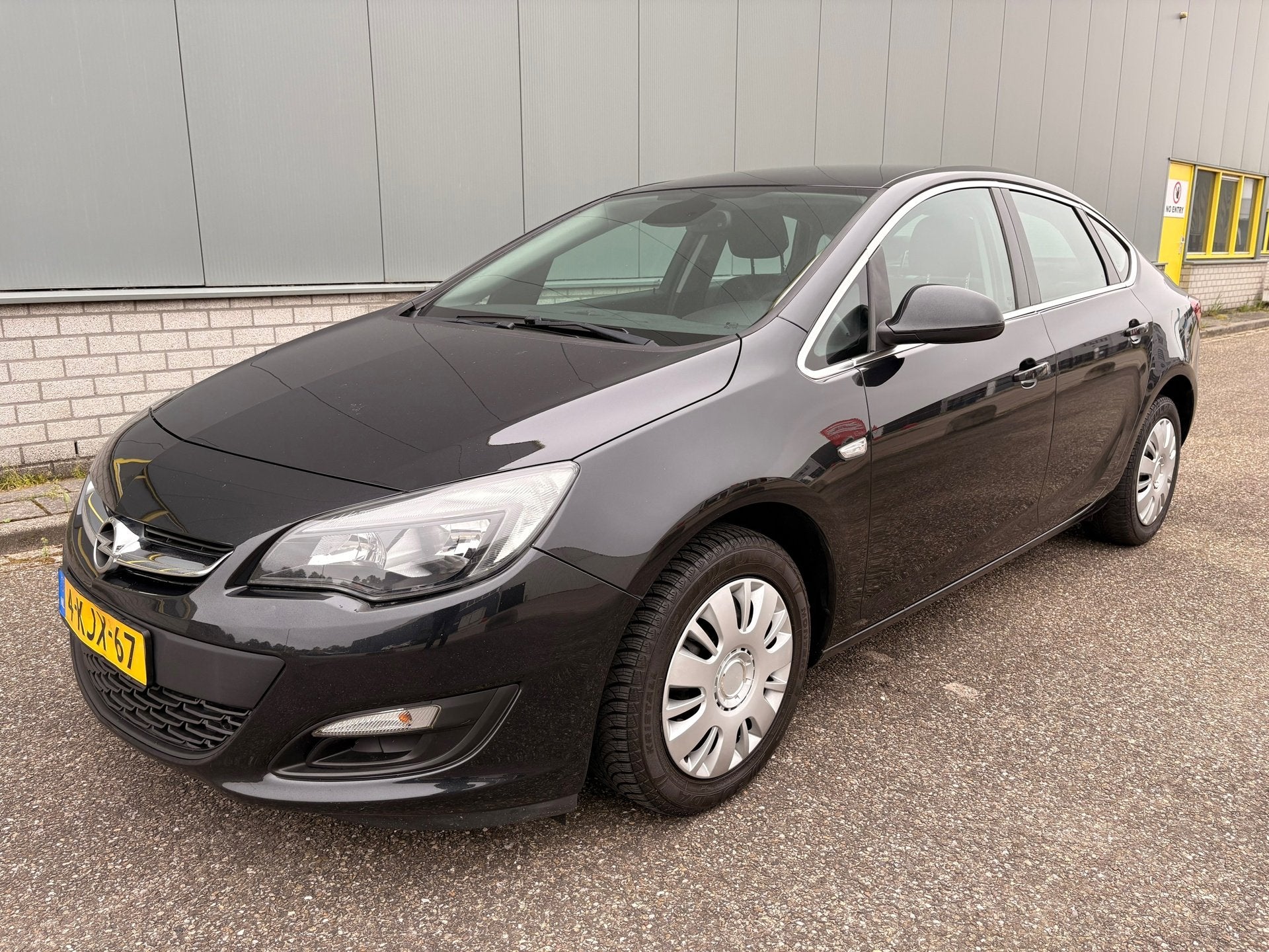 Opel Astra 1.4 Turbo Berlin, Auto's, Voorwielaandrijving, Euro 5, Stof, Zwart