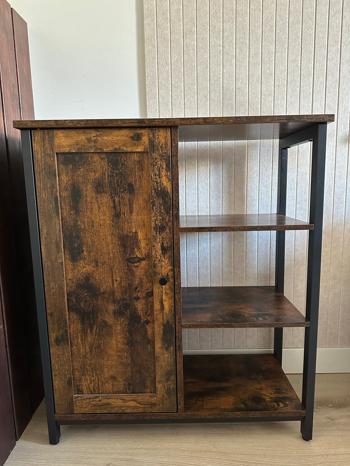 Donkerbruin dressoir/bijzetkastje - zo goed als nieuw!, Ophalen, Met deur(en), 50 tot 100 cm, Zo goed als nieuw
