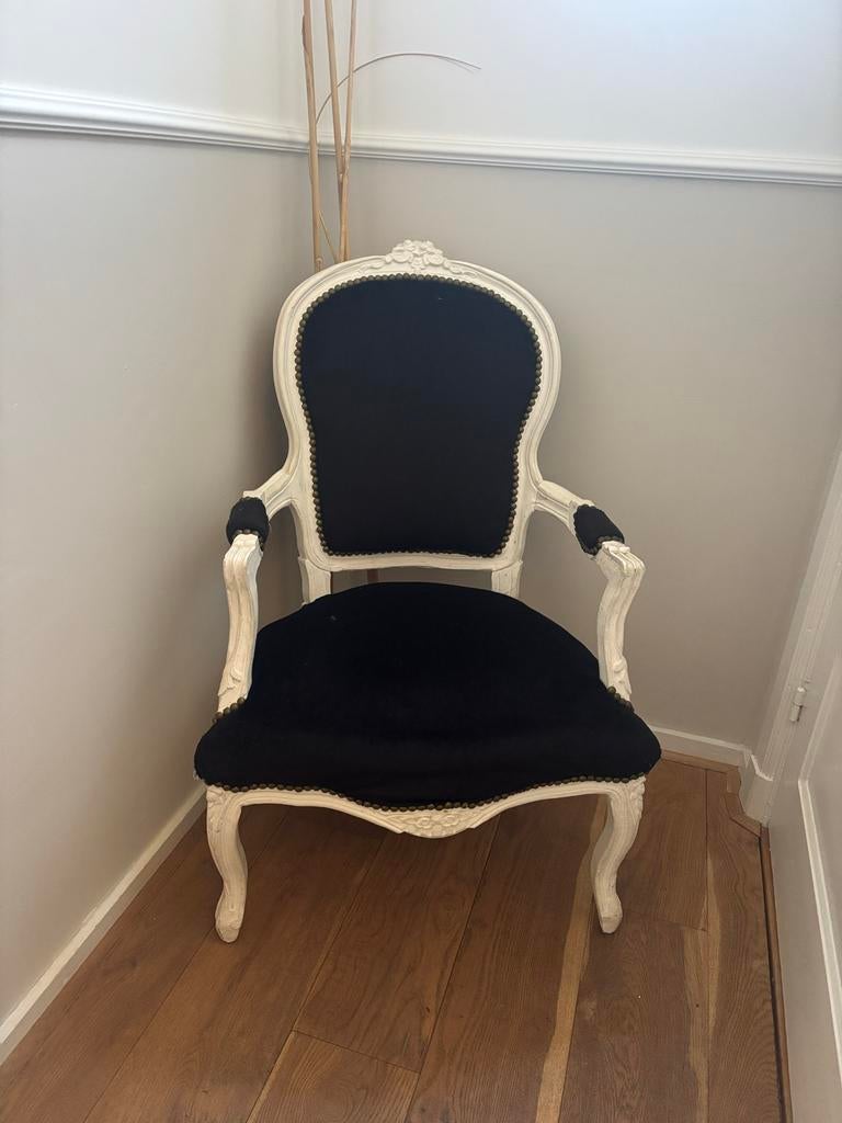 Elegante Barok Fauteuil - Zwart Fluweel & Wit Hout, Huis en Inrichting, Fauteuils, Ophalen of Verzenden, Zo goed als nieuw, Hout