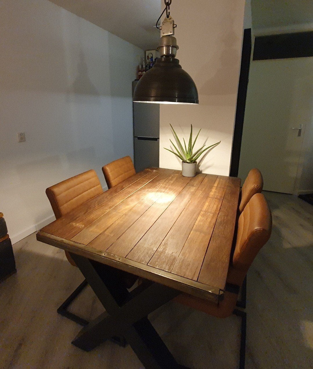 Steenschot tafel 140x94 met stalen poten, Ophalen, Rechthoekig, 200 cm of meer, 50 tot 100 cm