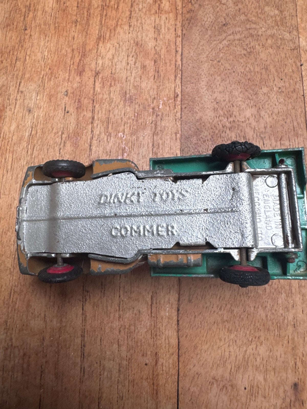 2 originele Dinky Toys: Commer vrachtwagen en bus, Ophalen, Gebruikt