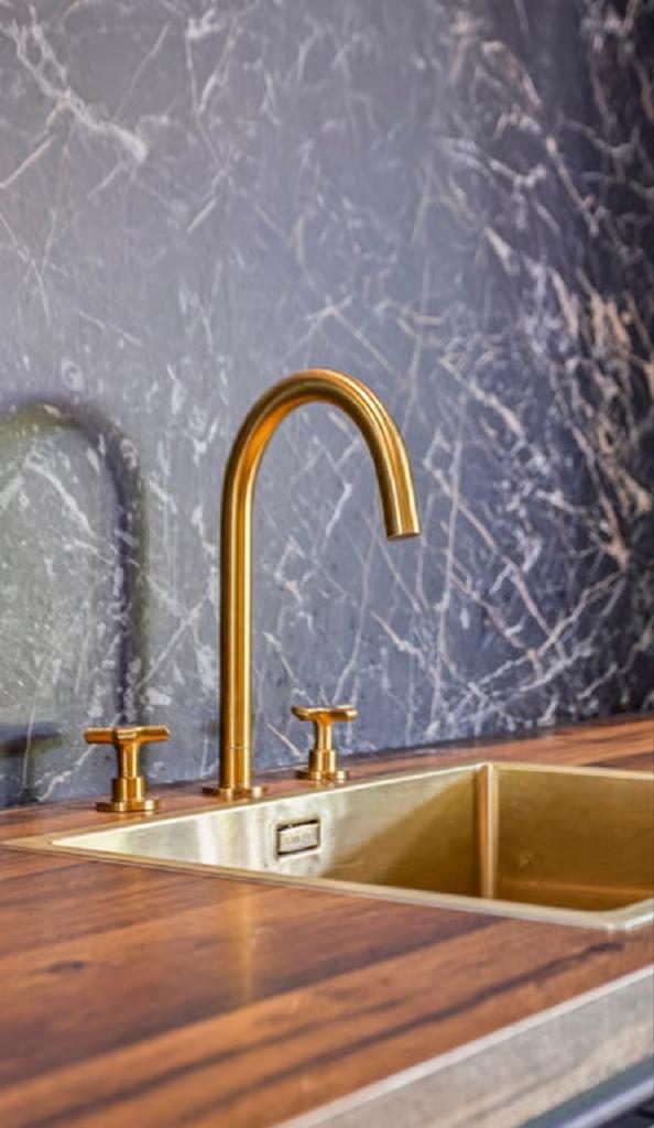 gouden keukenkraan met losse warm en koudwater knoppen, Ophalen of Verzenden, Zo goed als nieuw, Kraan