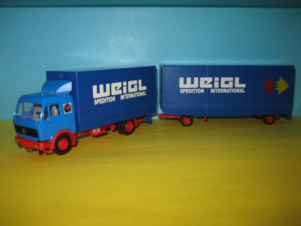Weigl  MERCEDES  combi  Herpa, Hobby en Vrije tijd, Modelauto's | 1:87, Ophalen of Verzenden, Zo goed als nieuw, Bus of Vrachtwagen