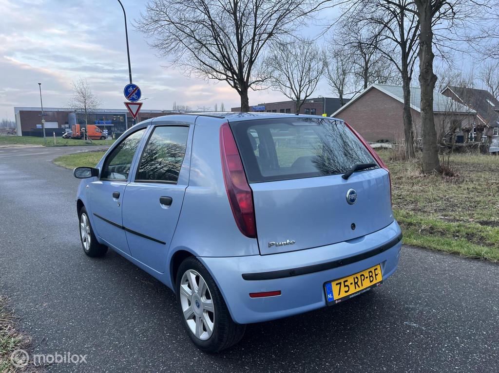 Fiat Punto 1.4-16V Dynamic*PARKEERSENSOR*CRUISE CONTROL*AIRC, Voorwielaandrijving, Stof, Zwart, Origineel Nederlands