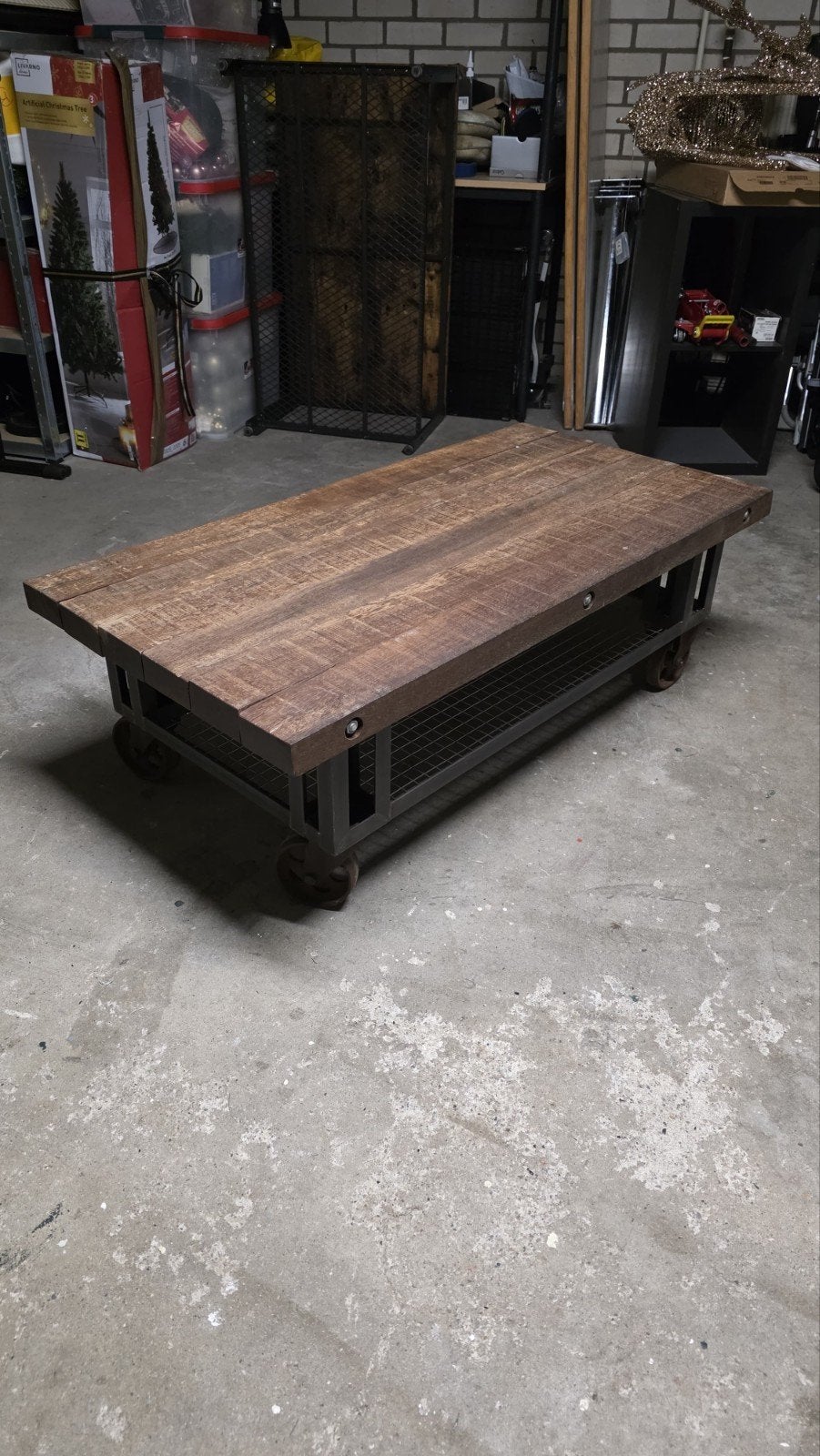 Industriële salontafel met stalen wielen, Gebruikt, 100 tot 150 cm, Industrieel, Designer, 50 tot 100 cm