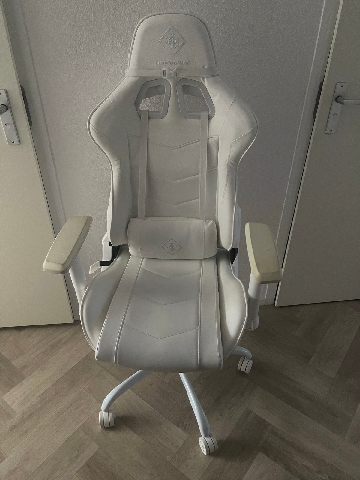 Deltaco Gaming Stoel Wit - Comfort voor Gamers en Thuiswerke, Gebruikt, Wit, Ophalen of Verzenden, Gaming bureaustoel