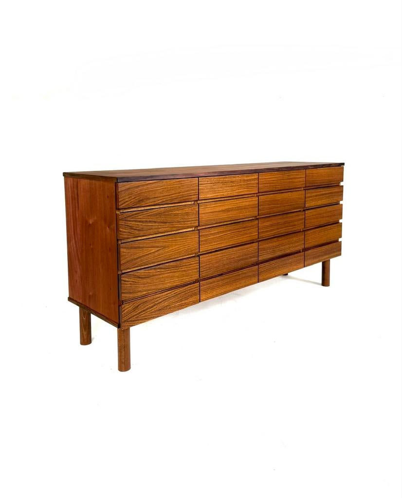 Vintage teakhouten sideboard met lades, jaren ‘60, Huis en Inrichting, Kasten | Dressoirs, Vintage retro buisframe design rotan webbing papercord deens