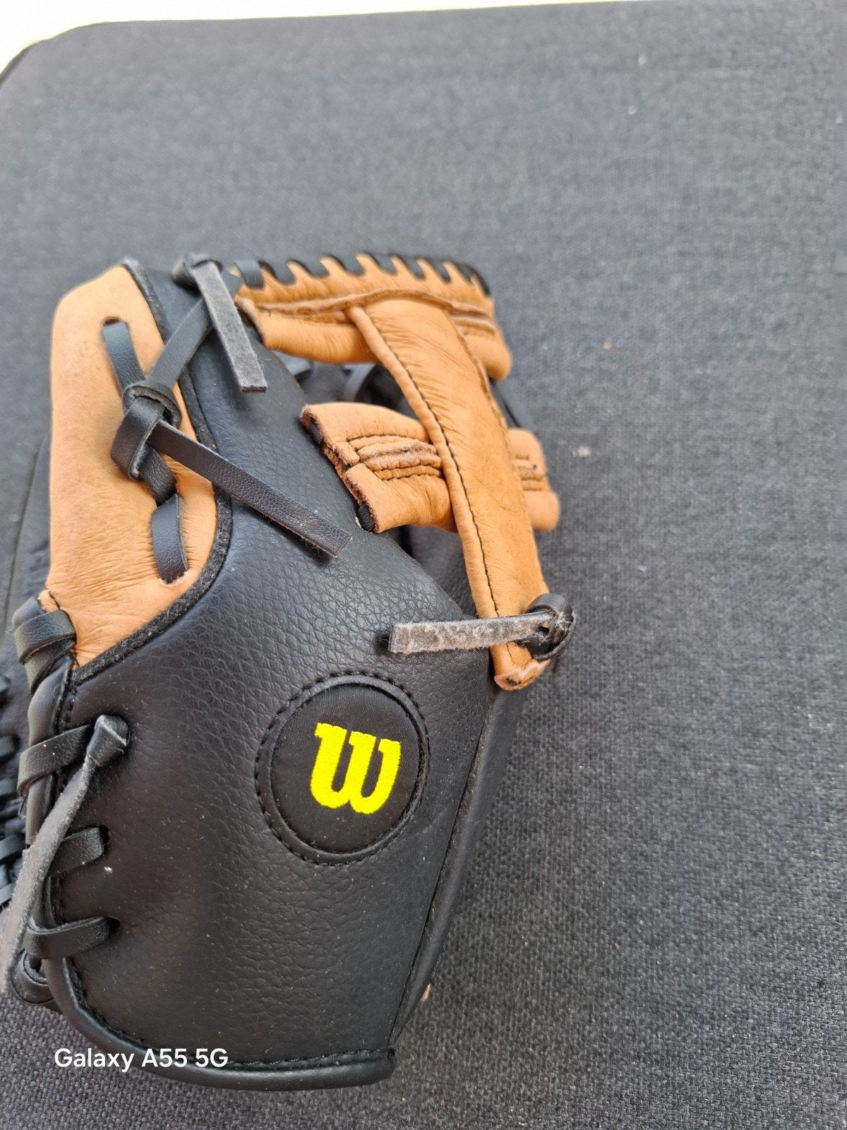 Wilson A360 T-Ball Honkbalhandschoen - Zwart/Bruin 9 inch, Ophalen of Verzenden, Wilson, Nvt, Nvt