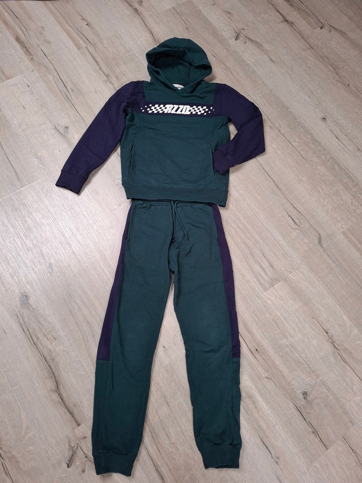 Jogging set Raizzed maat 152 - sweater en broek, Kinderen en Baby's, Jongen of Meisje, Ophalen of Verzenden, Zo goed als nieuw