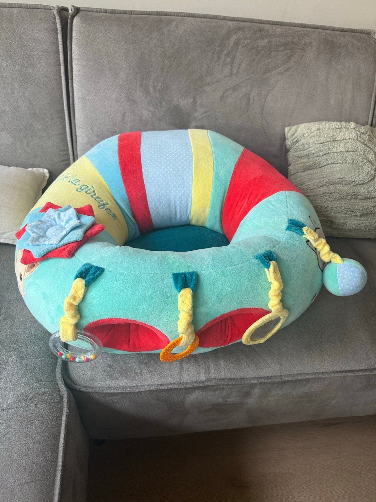 Sophie de Giraf Baby Zitkussen met Speeltjes, Ophalen of Verzenden, Zo goed als nieuw