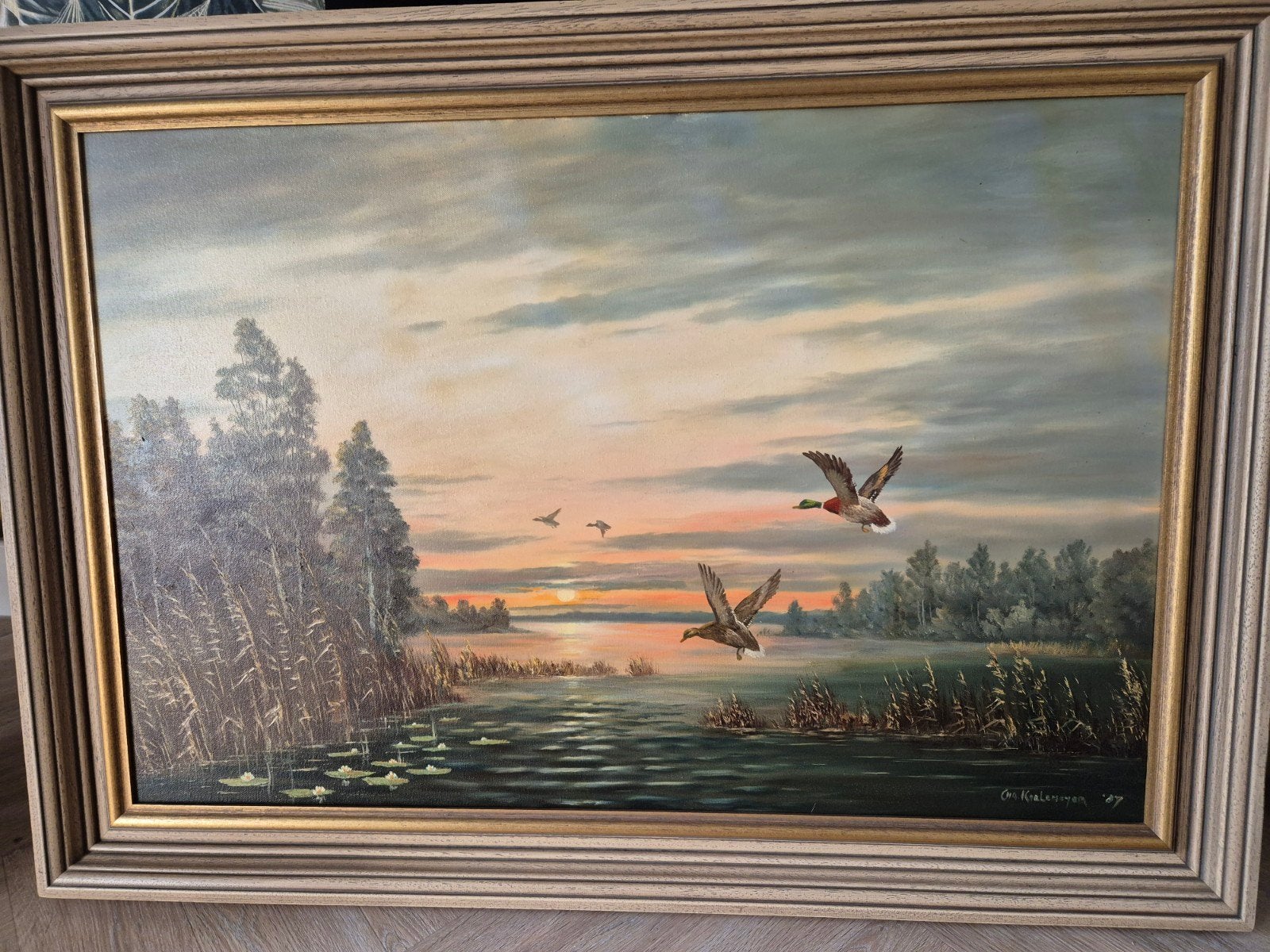 Schilderij Eenden boven water bij zonsondergang, Antiek en Kunst, Ophalen, Doek, Realistisch, Gedateerd