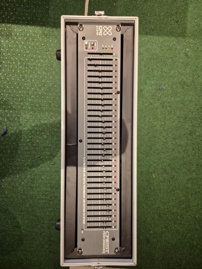 Crest Performance CPQ2131P Equalizer in flightcase, Muziek en Instrumenten, Effecten, Ophalen of Verzenden, Gebruikt, Equalizer