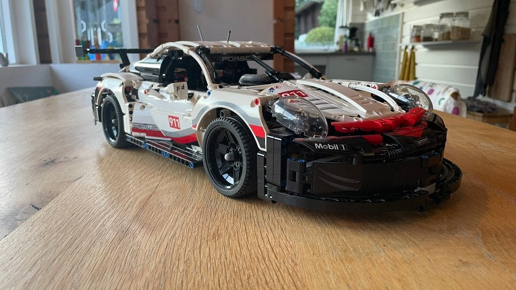 Lego Technic Porsche 911 RSR (42096) compleet met boekje