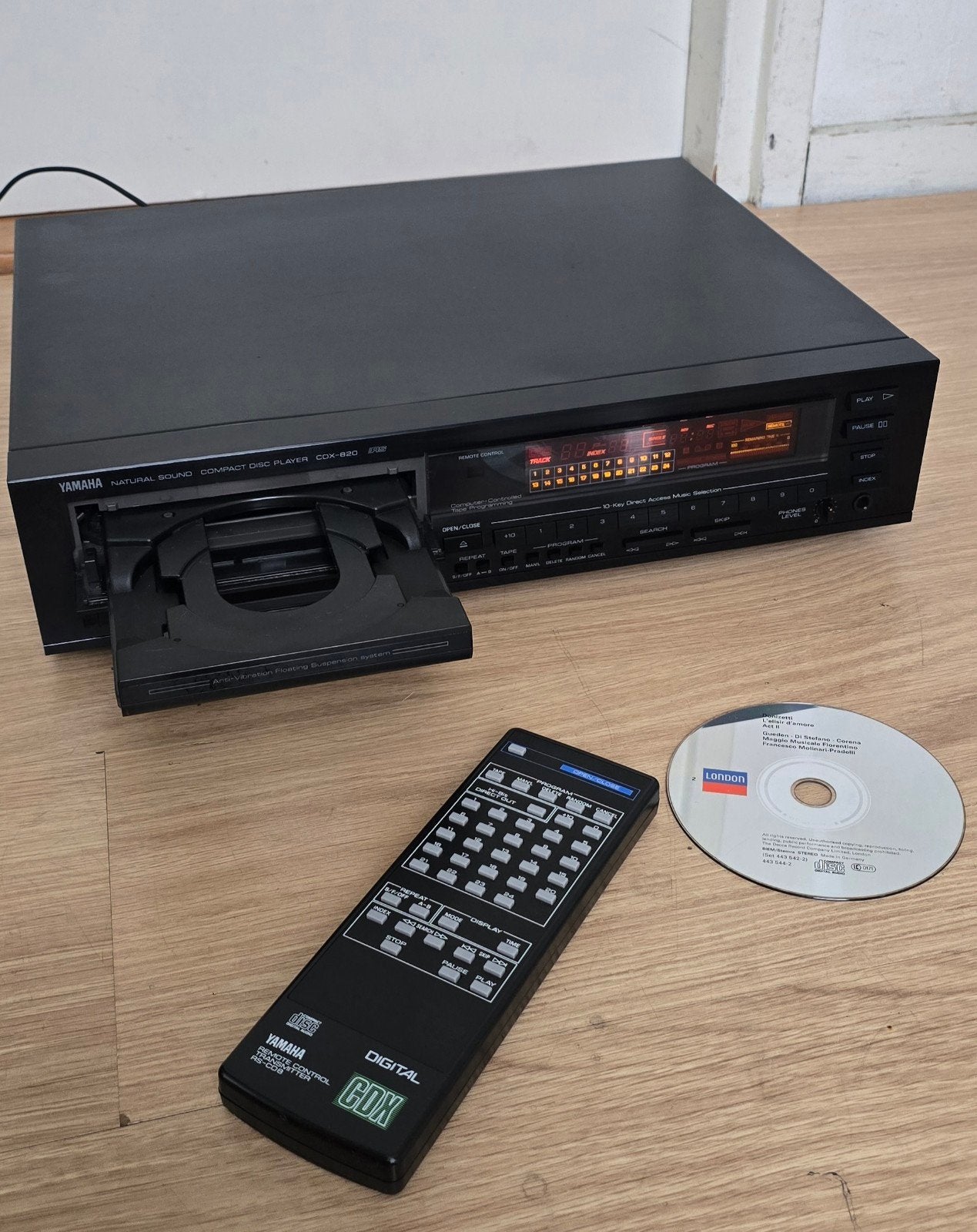 Yamaha CDX-820 CD-speler met afstandsbediening
