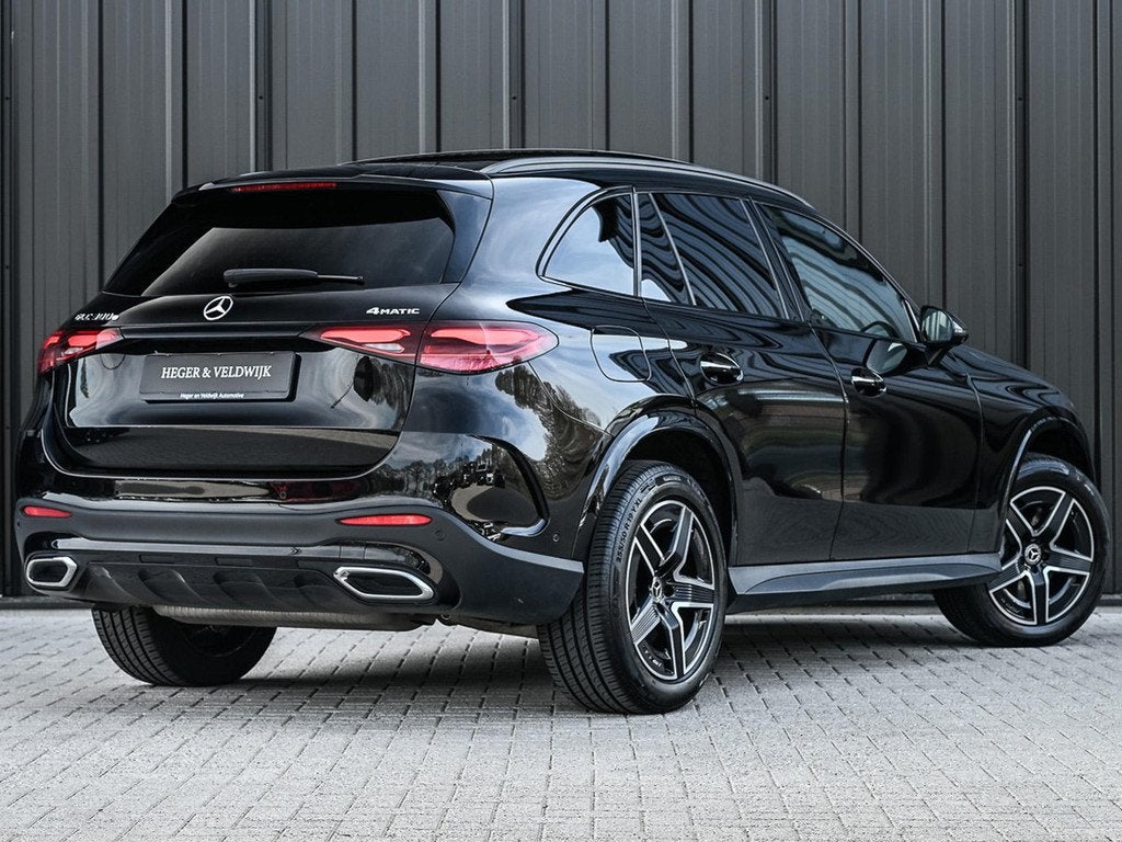 Mercedes-Benz GLC-klasse 300e 4MATIC AMG Line | Panoramadak, Auto's, Automaat, Gebruikt, 4 cilinders, Zwart