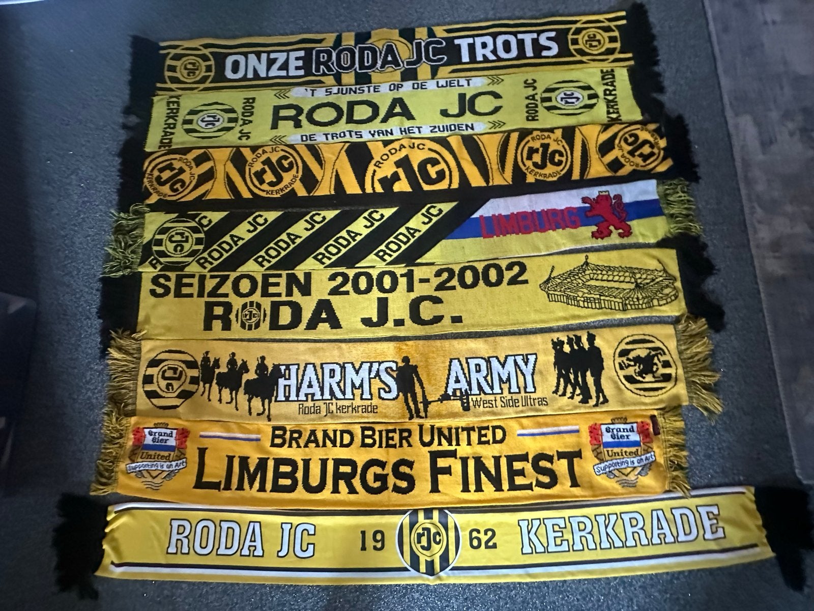 Diverse Roda JC sjaals - €5 per stuk (excl verzendkosten), Ophalen of Verzenden, Gebruikt, Roda JC, Vaantje of Sjaal