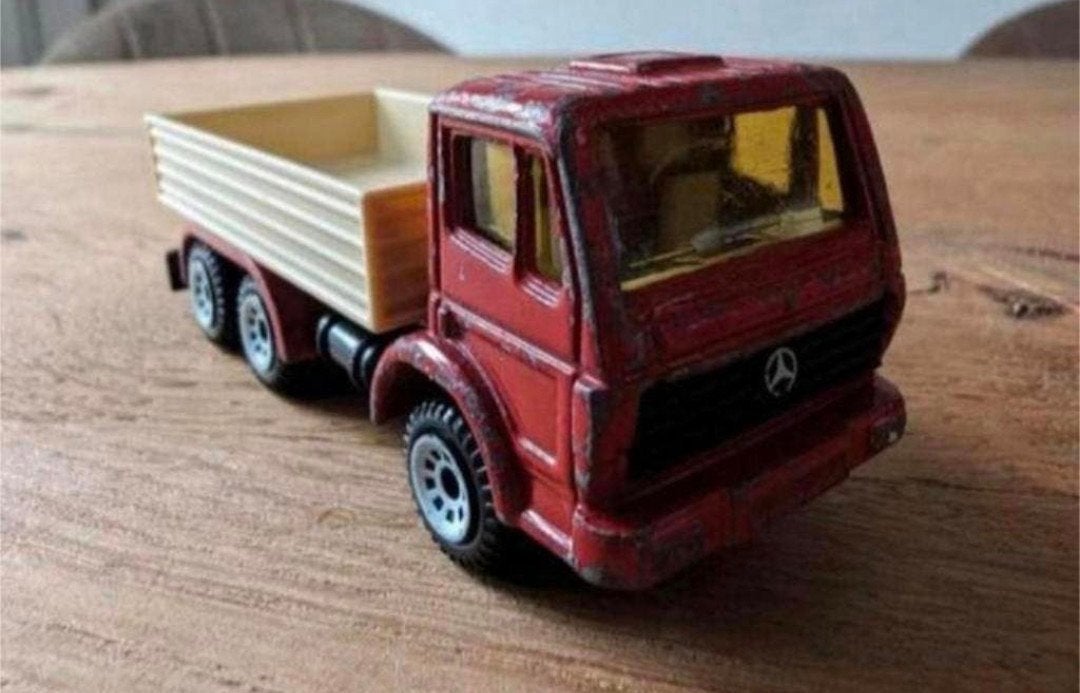 SIKU Mercedes truck met open laadbak – West-Duitsland, Ophalen of Verzenden, Gebruikt, Bus of Vrachtwagen