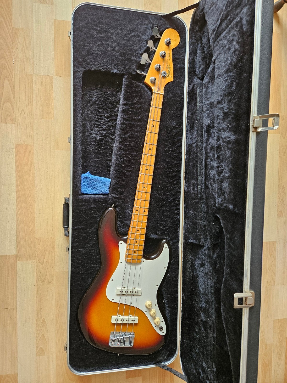 Fender jazz bas  met Hartke bascombo te koop, Ophalen, Gebruikt