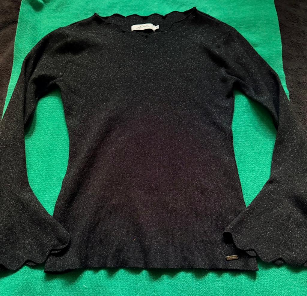 Ambika Zwarte Trui met Scallop Halslijn. Maat M., Kleding | Dames, Truien en Vesten, Ophalen of Verzenden, Nieuw, Maat 38/40 (M)