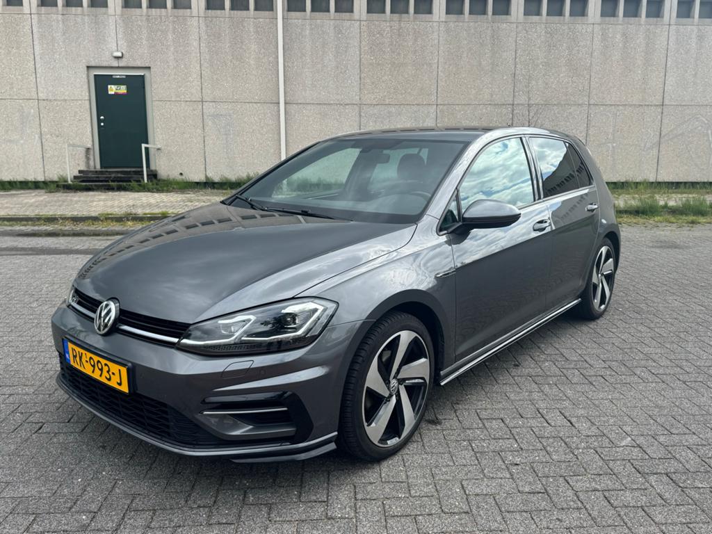 VW Golf 7.5 R line 1.4 TSI 92KW 5D DSG 2017|LEER|OPTIES, 125 pk, Zwart, 4 cilinders, Navigatiesysteem