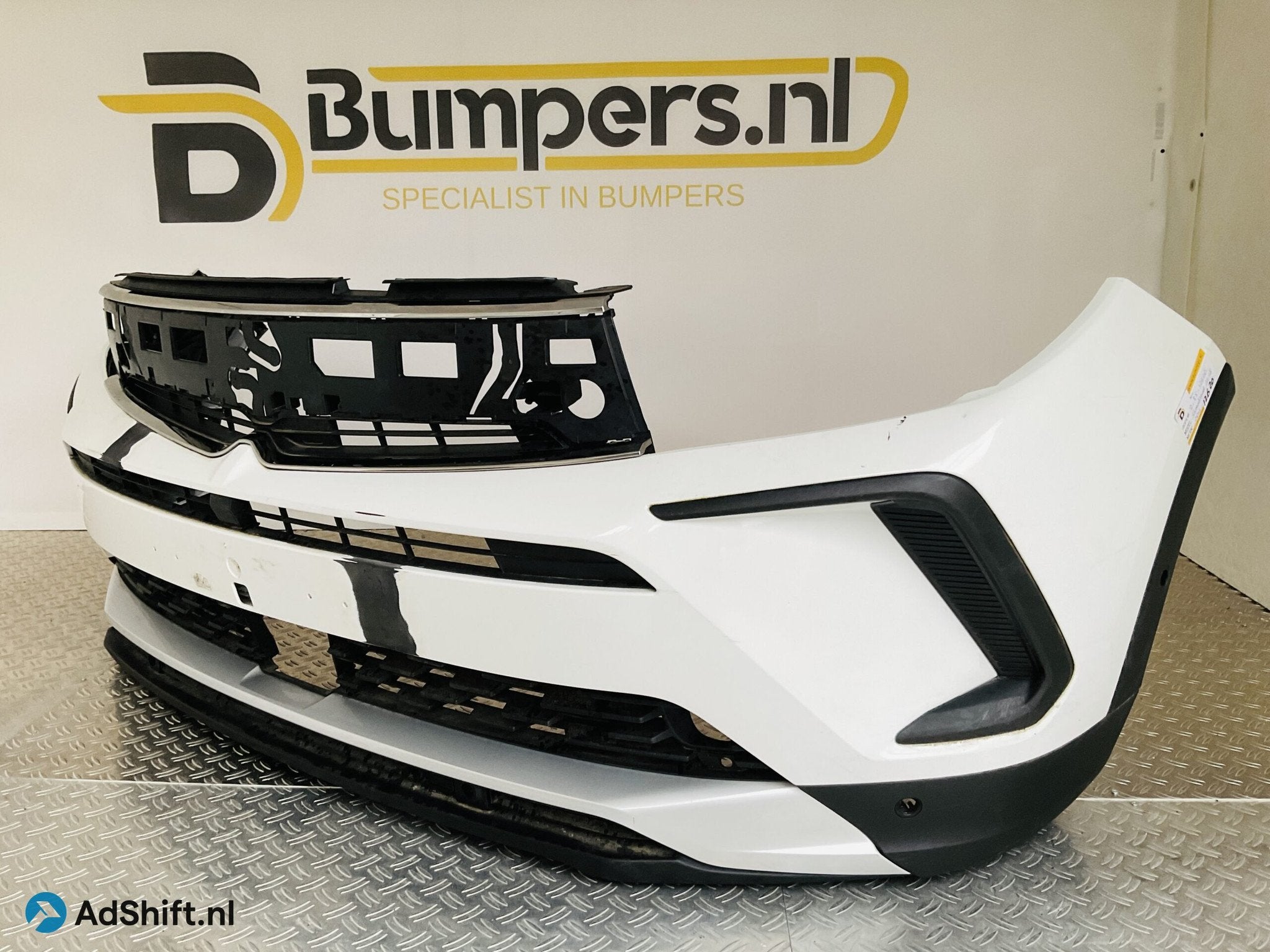 BUMPER Opel Grandland 6xpdc 2022-2025 C08628-10231145 VOORBU, Bumper