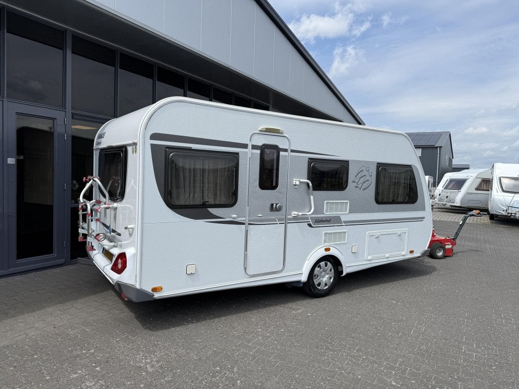 Knaus Sudwind 460 EU Aparte bedden + Bovag 2026!! #Kompakt#, Caravans en Kamperen, Lengtebed, Bedrijf, Treinzit, Schokbreker