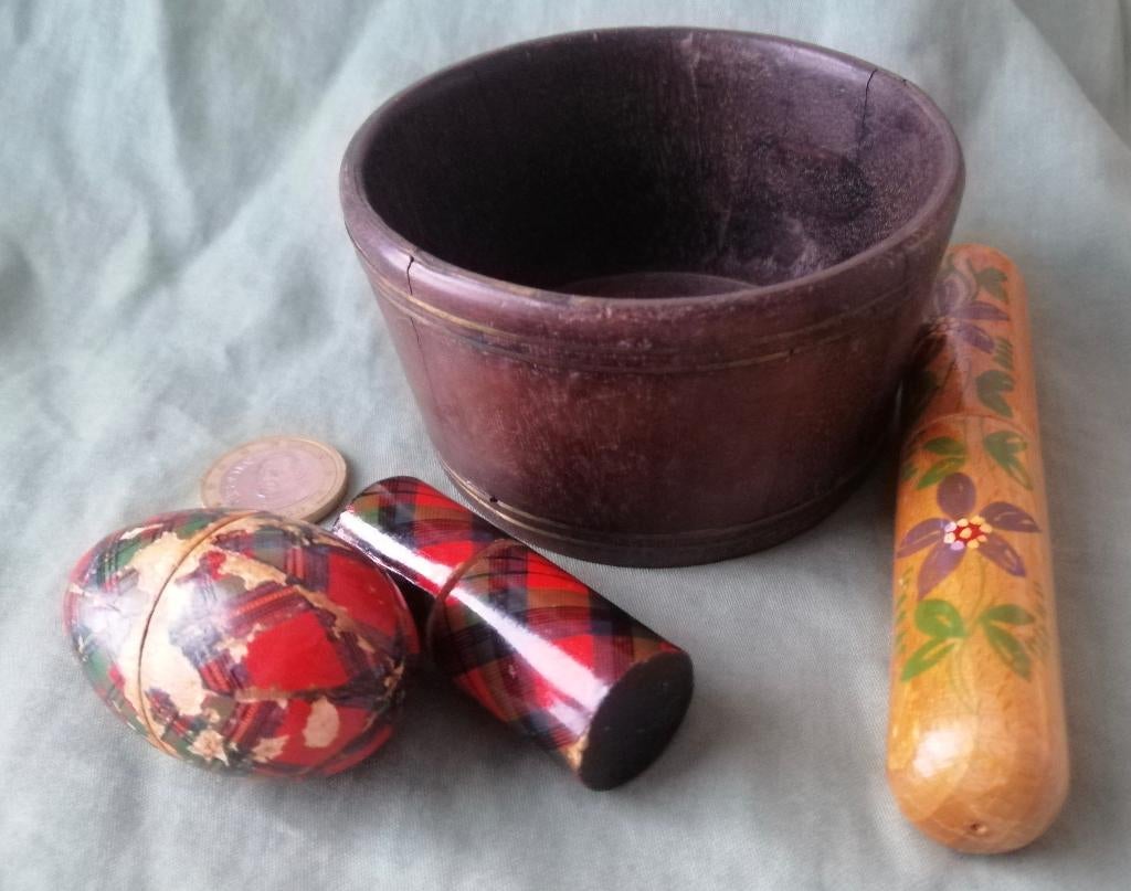 Antiek naaigerei tartanware en een knottenbakje, Ophalen of Verzenden