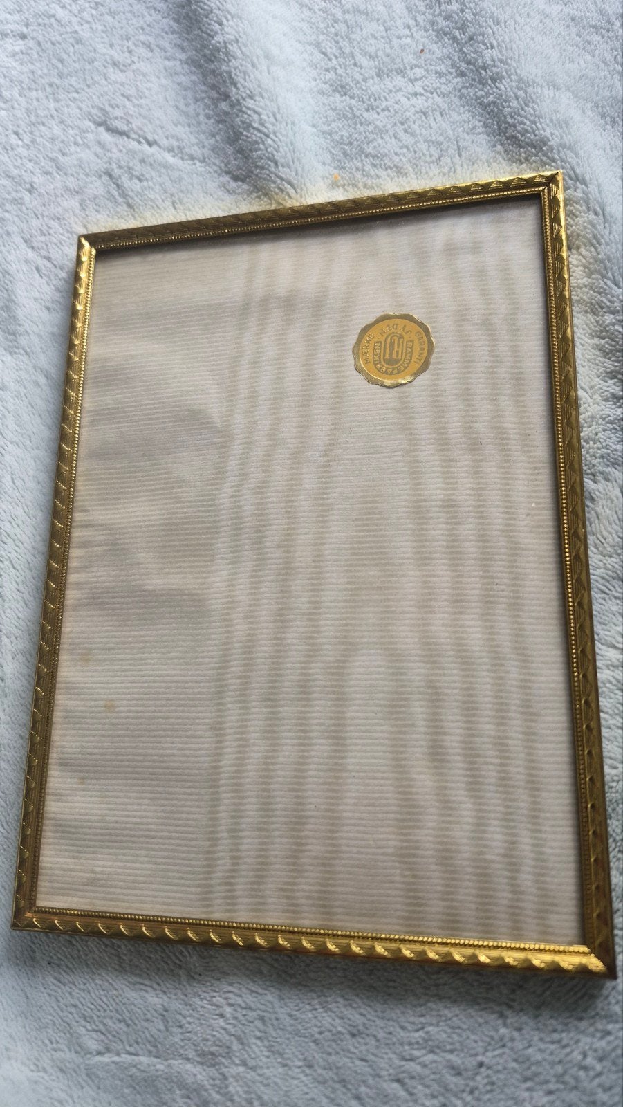 Oud retro goud kleurig fotolijstje gemerkt Jyden bol glas., Ophalen of Verzenden
