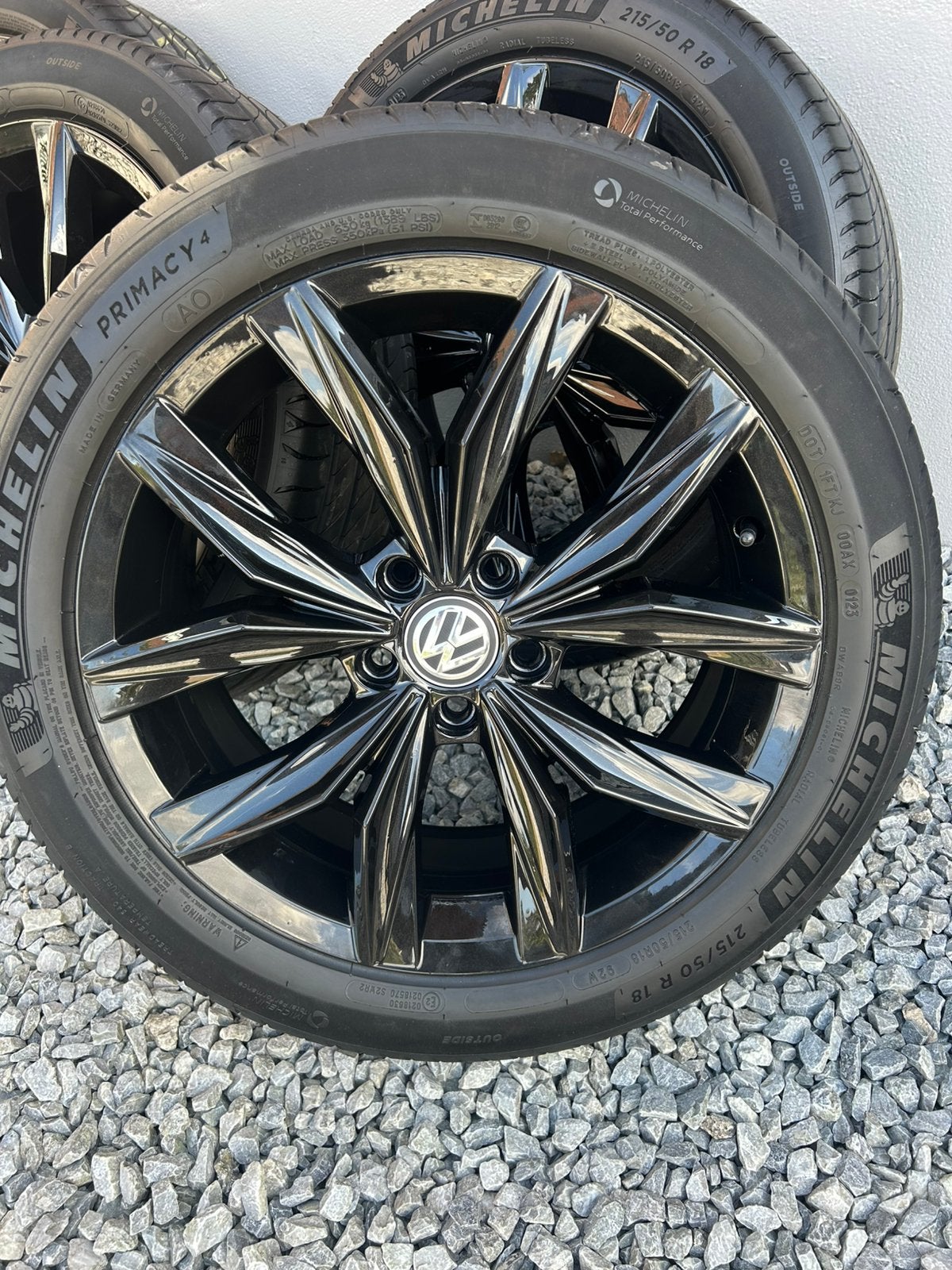 Vw velgen zwart Michelin banden Nieuwstraat!, Ophalen, 18 inch, 215 mm, Banden en Velgen