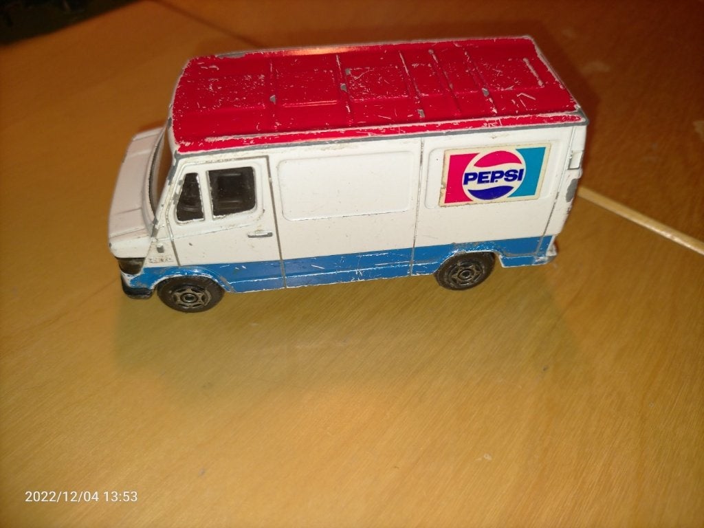 Corgi Mercedes Benz 207D pepsi, Hobby en Vrije tijd, Modelauto's | 1:43, Ophalen of Verzenden, Nieuw, Auto, Overige merken