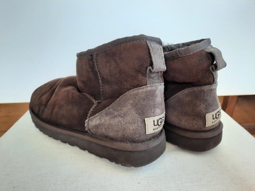 UGG  laarzen classic ultra mini donker bruin maat 39, Hoge laarzen, UGG, Bruin, Ophalen of Verzenden