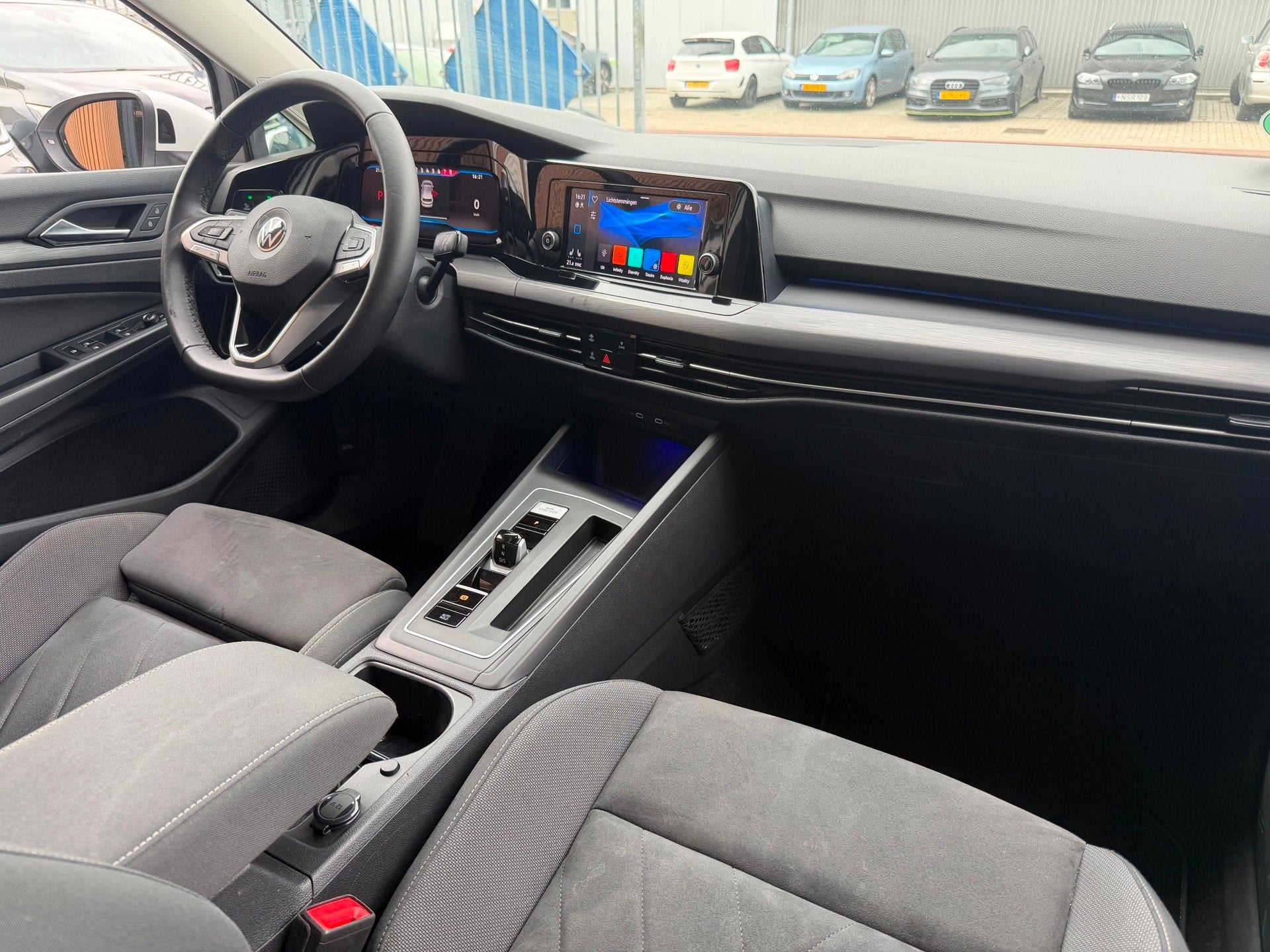 Volkswagen Golf 1.5 eTSI Style IQ light Camera Sfeer Memory, Voorwielaandrijving, Dealer onderhouden, 4 cilinders, 150 pk