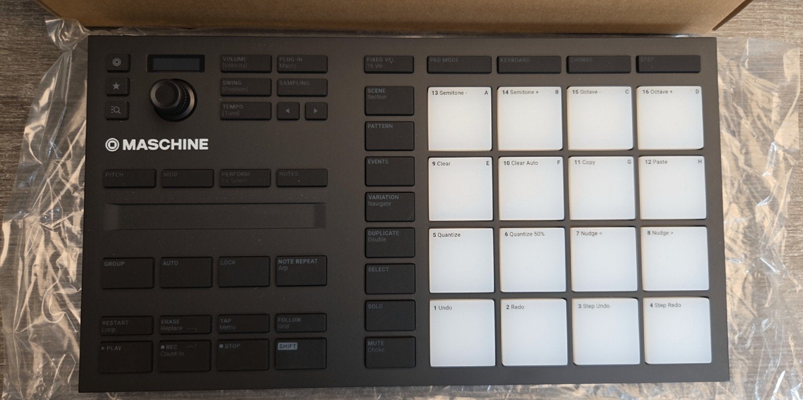 Native Instruments Maschine Mikro MK3 - incl. decksaver, Muziek en Instrumenten, Overige aantallen, Zo goed als nieuw, Met midi-aansluiting