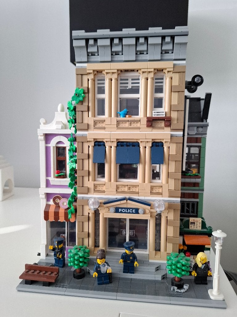 Lego Politiebureau 10278, Kinderen en Baby's, Speelgoed | Duplo en Lego, Lego, Ophalen of Verzenden, Zo goed als nieuw, Compleet