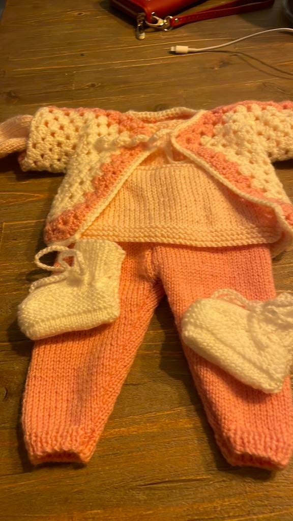 Rose/wit Pakje v d babybornpop, Kinderen en Baby's, Speelgoed | Poppen, Ophalen of Verzenden, Zo goed als nieuw, Babypop