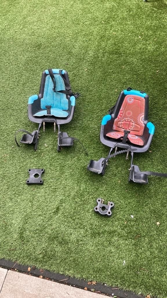Fietsstoeltje Bobike Mini + 2 stuks, Fietsen en Brommers, Fietsaccessoires | Fietsstoeltjes, Ophalen, Gebruikt, Voetsteuntjes