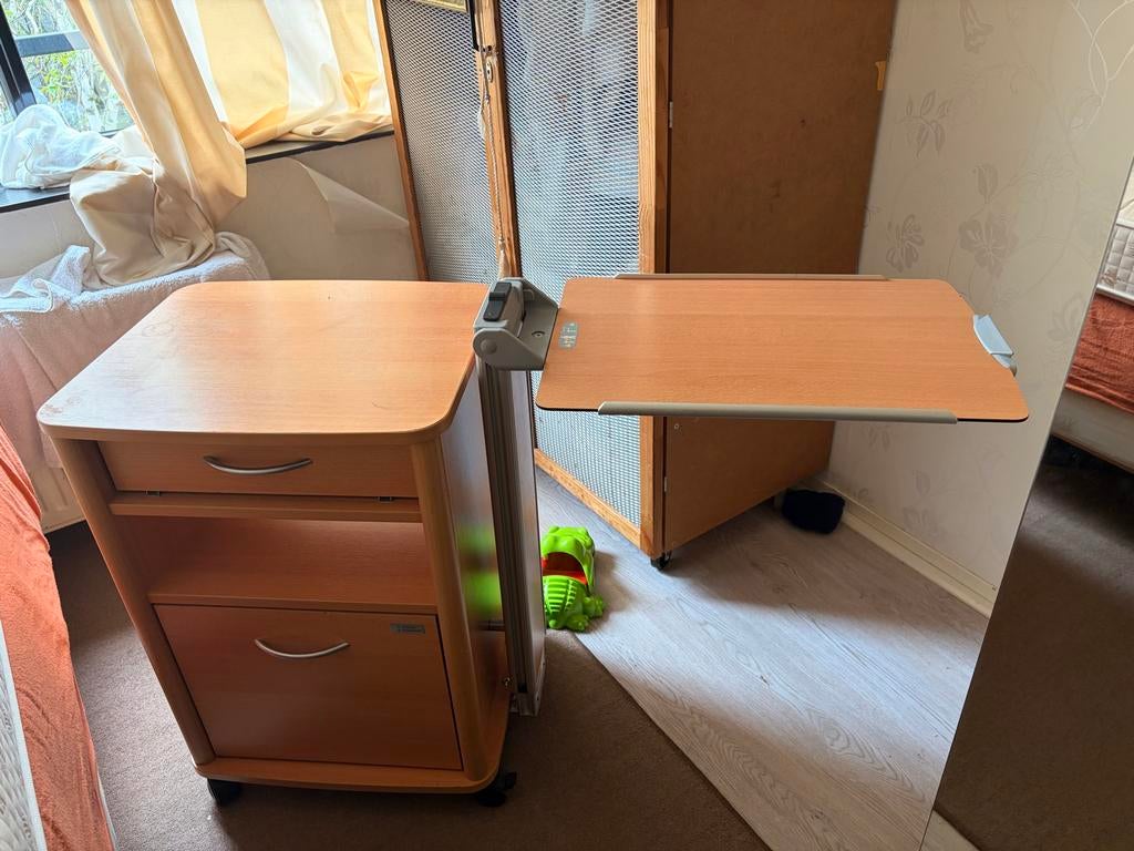 Bedtafel met verstelbaar blad - Zo goed als nieuw, Ophalen, 70 cm of meer, Hout, 65 cm of meer