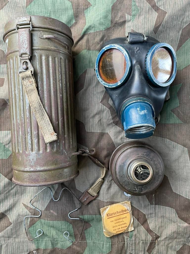 Duitse gasmaskerset groene bus + accessoires, Ophalen of Verzenden, Landmacht, Duitsland, Overige typen