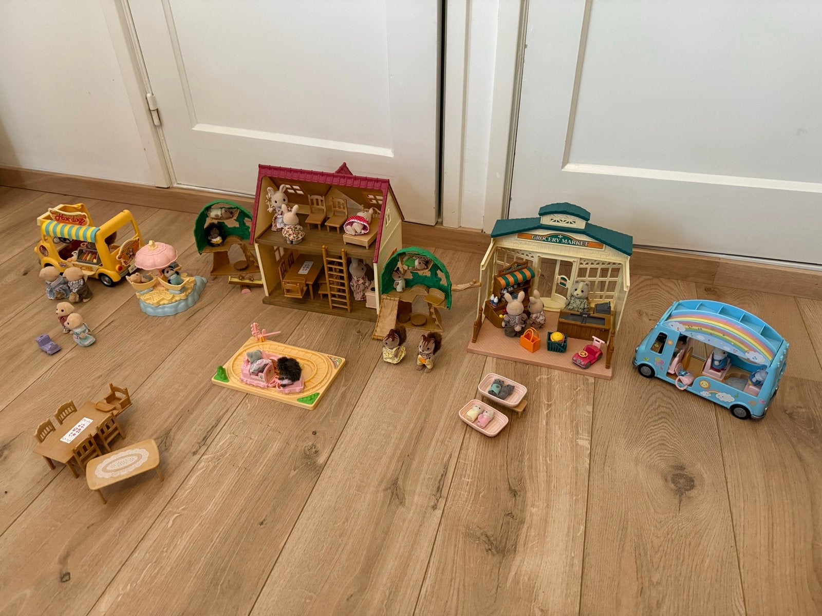 Sylvanian Families: Diverse Sets en Figuren, Ophalen, Zo goed als nieuw, Jongen of Meisje